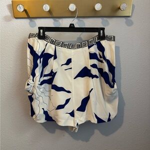 EUC Diane Von Furstenberg Navy and White Silk Shorts Sz 12